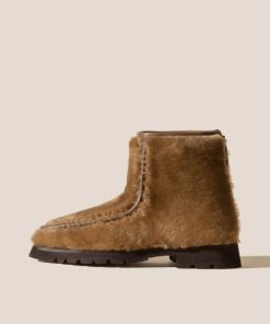 Yarewear.shop68d58a5fdd 4